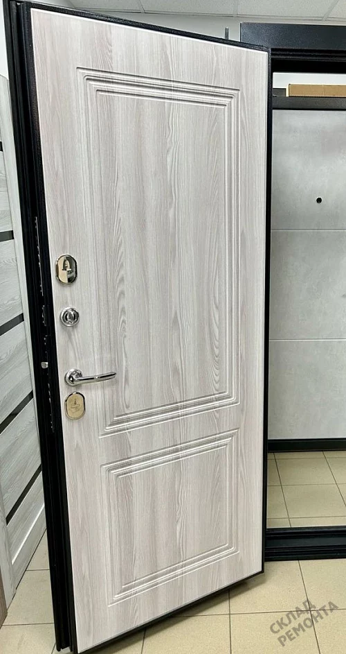 Фото Дверь входная Феррони 11 см Isoterma Серебро с терморазрывом антик серебро/ривьера айс – купить в Иркутске: цена, описание, фото. Интернет-магазин. 2